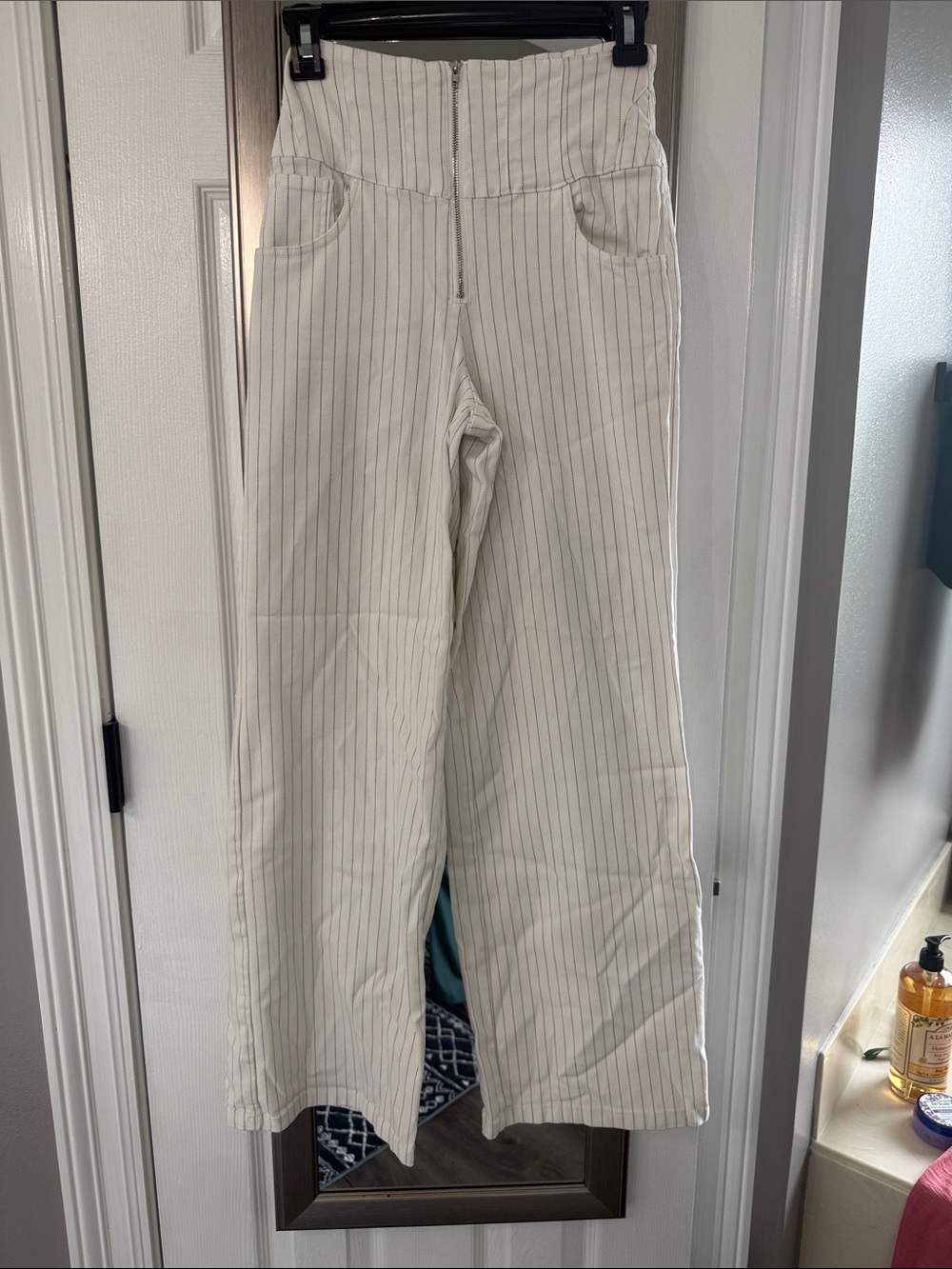 High-Waist Pinstripe Wide-Leg Men’s Pants — Cream